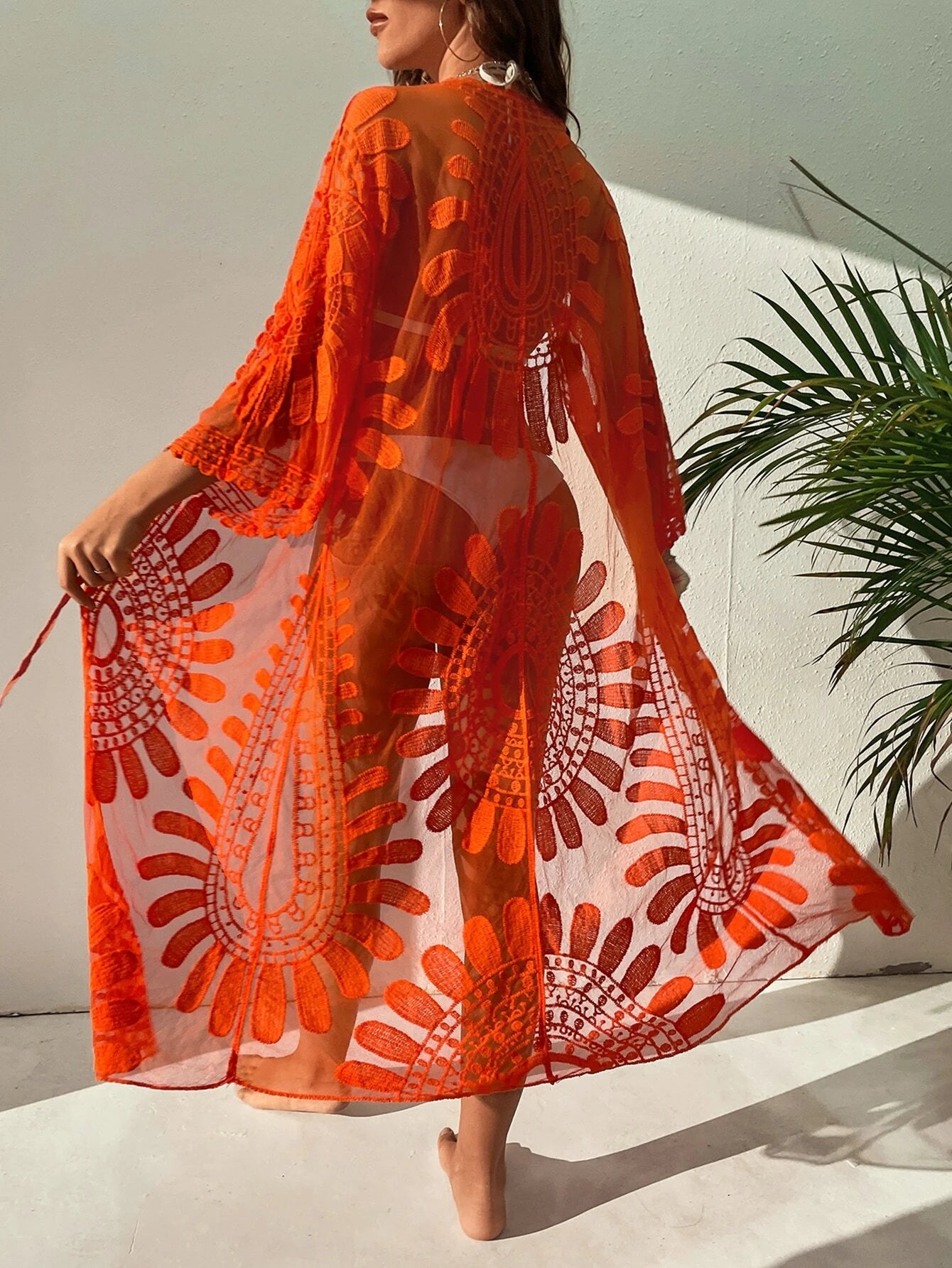 Saída de Praia Quimono Capa Transparente com Estampa Floral de Resort 
