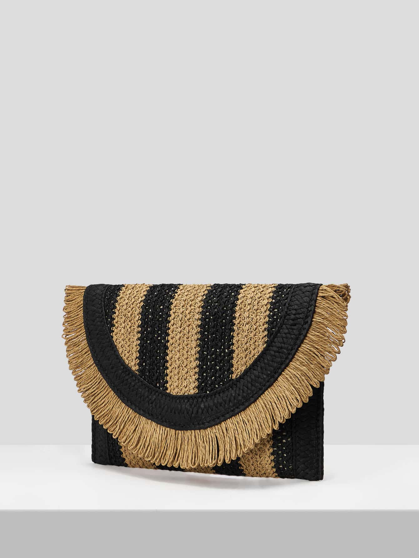  Bolsa de palha Fabi dois tons acabamento de franja aba