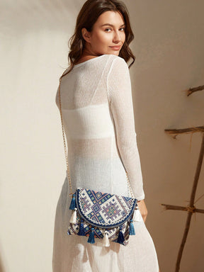 Bolsa Feminina Ana a tiracolo com capa do tipo flip em padrão geométrico 