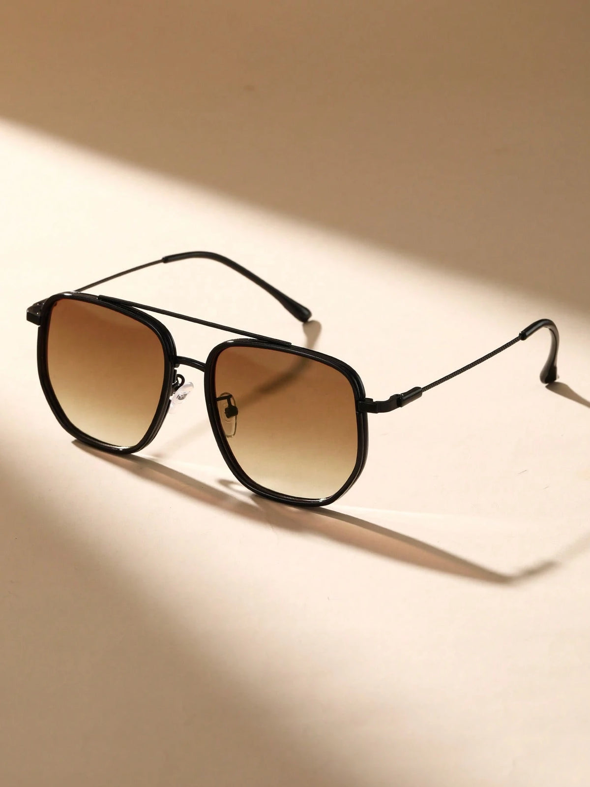 Óculos de Sol de Feminina Paula com Armação Geométrica