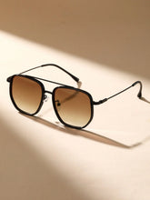 Óculos de Sol de Feminina Paula com Armação Geométrica