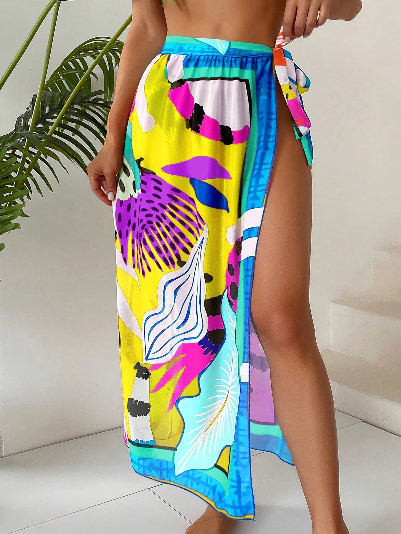 Saia com Faixa Lateral Transparente em Tela, Estampado Floral 