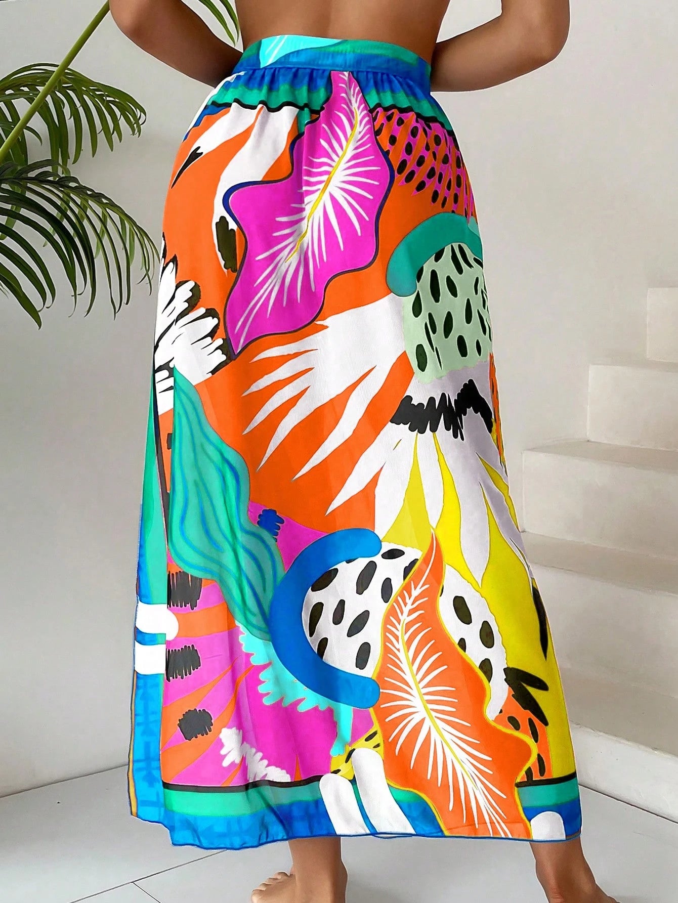 Saia com Faixa Lateral Transparente em Tela, Estampado Floral 