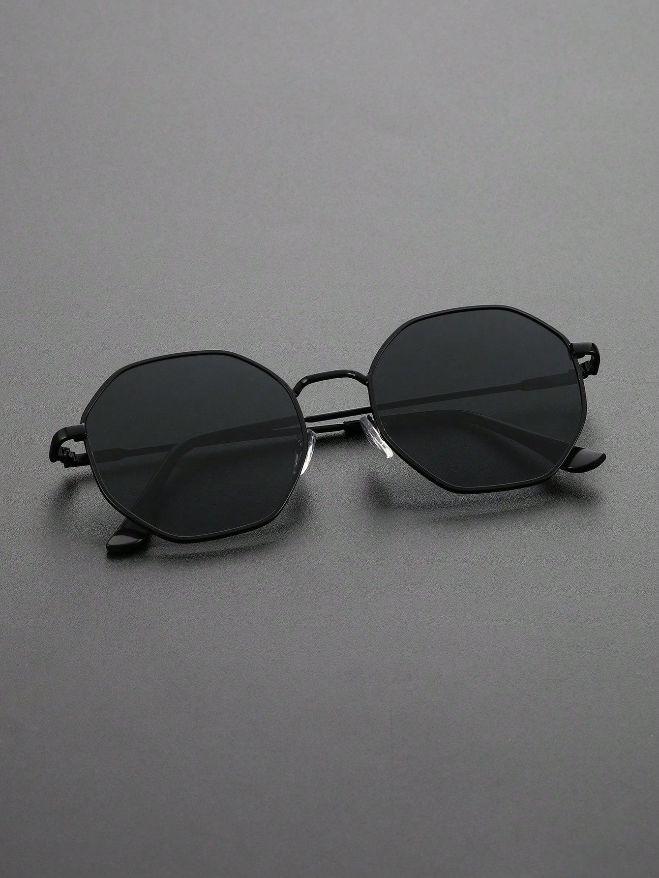  Óculos de Sol Feminino Mavi com Proteção UV de Moldura Geométrica 