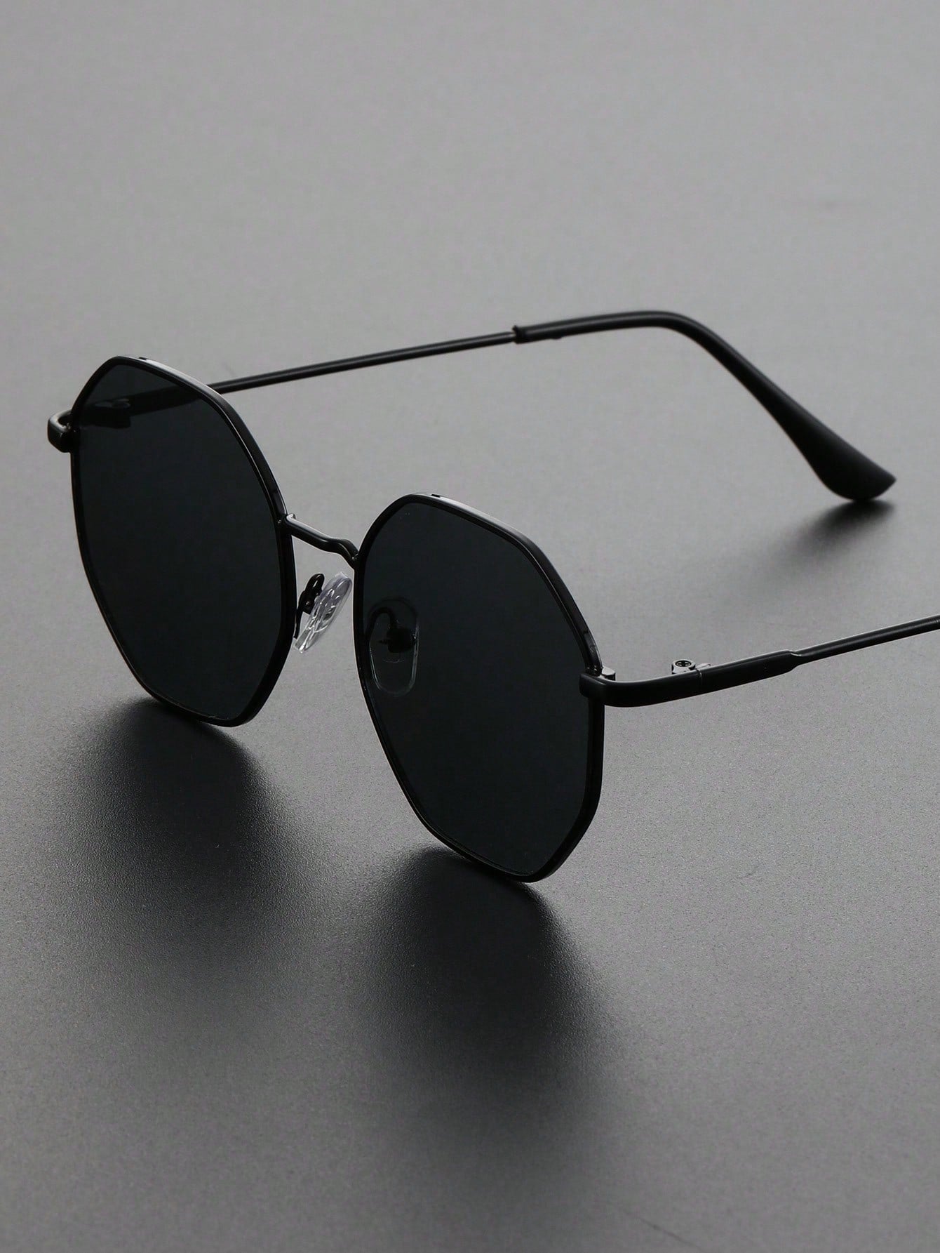  Óculos de Sol Feminino Mavi com Proteção UV de Moldura Geométrica 