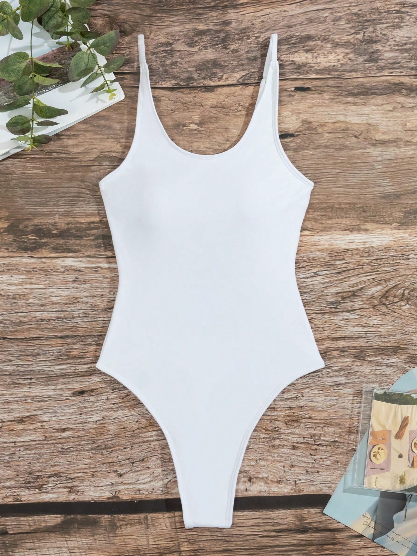 Maiô Feminino  Com Decote Redondo E Ajuste Perfeito