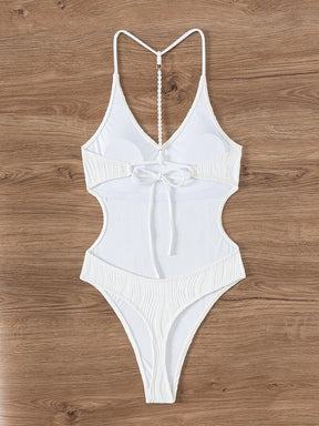 Maiô Feminino Clara Texturizado com Decote Halter e Cintura Vazada 