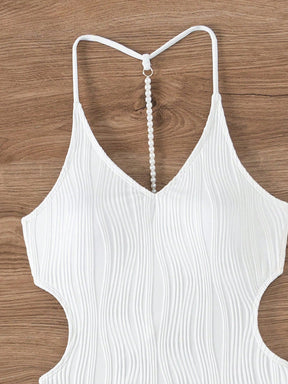 Maiô Feminino Clara Texturizado com Decote Halter e Cintura Vazada 