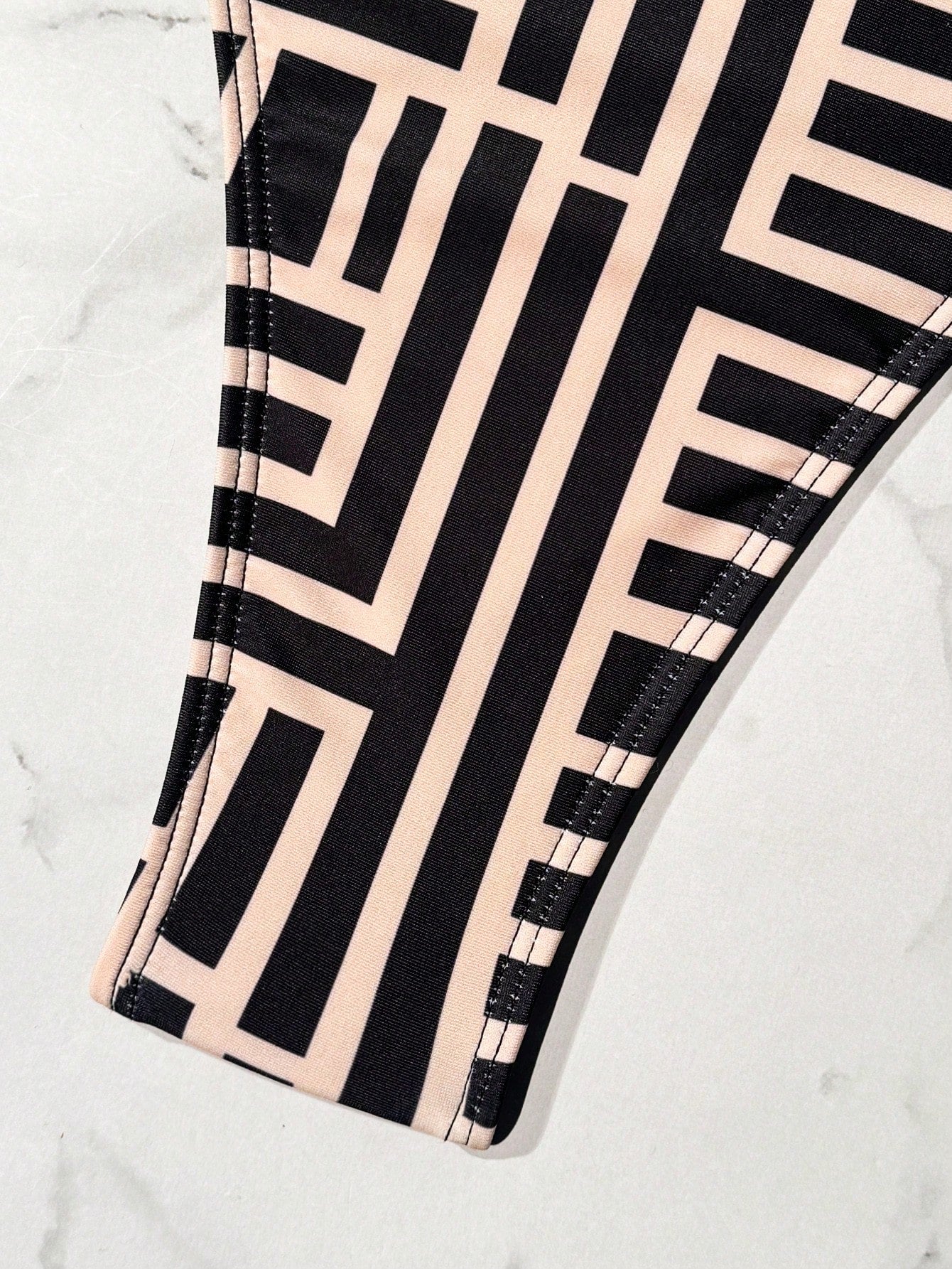 Maiô Feminino Lívia Geométrico Estampado 