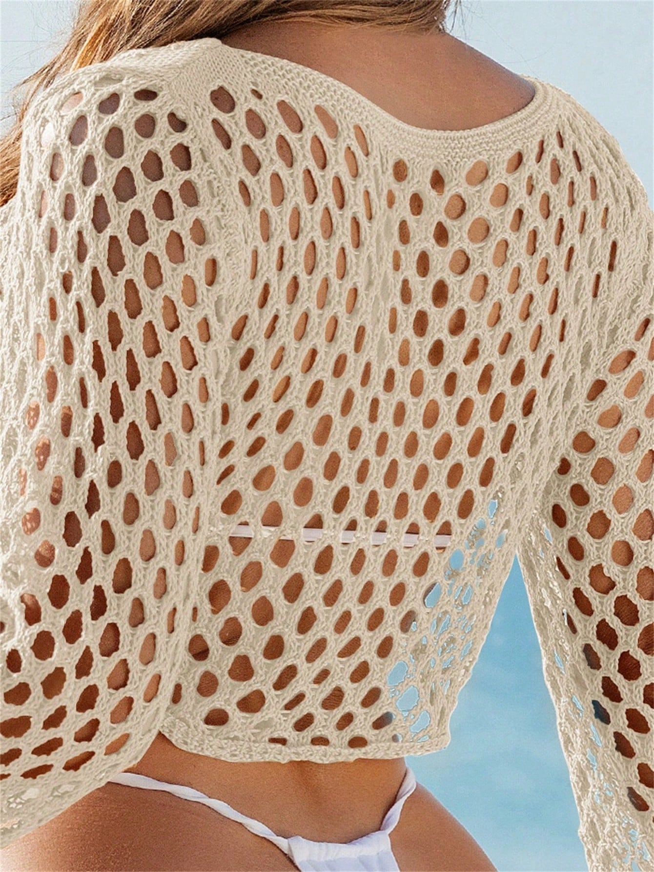 Saída de Praia Elia Manga Longa com Decote Redondo e Detalhe Vazado