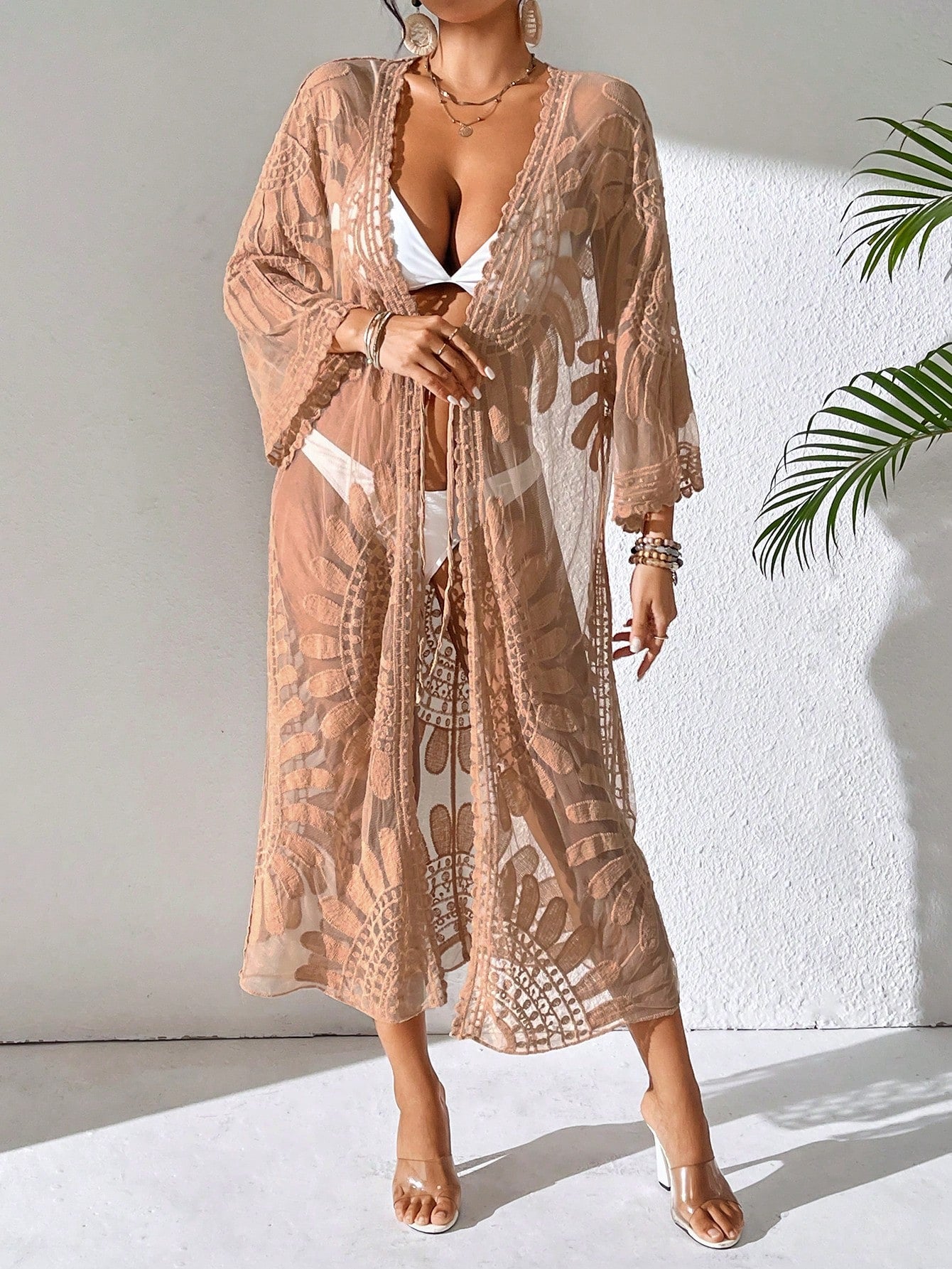 Saída de Praia Quimono Capa Transparente com Estampa Floral de Resort 