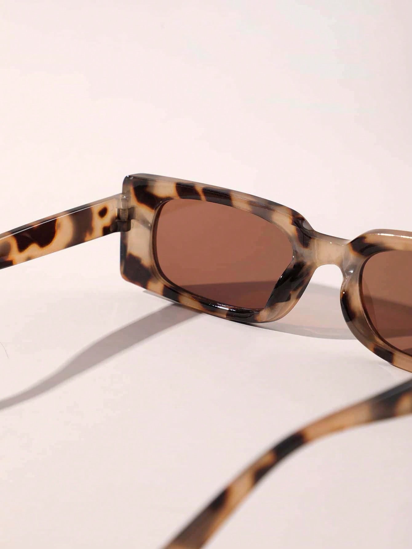  Óculos de Sol Feminino Eloá Elegante Retangular com Armação de Estampa de Leopardo 