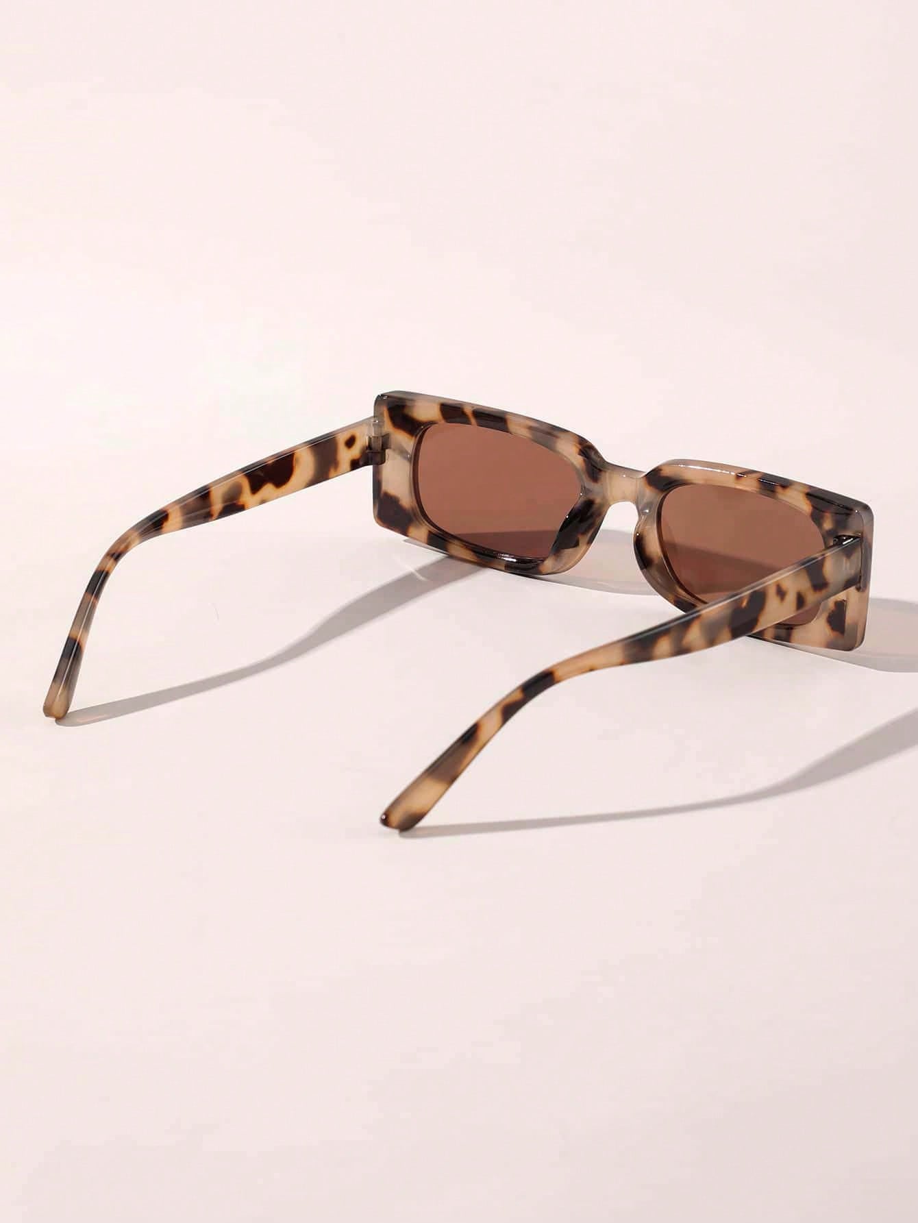  Óculos de Sol Feminino Eloá Elegante Retangular com Armação de Estampa de Leopardo 