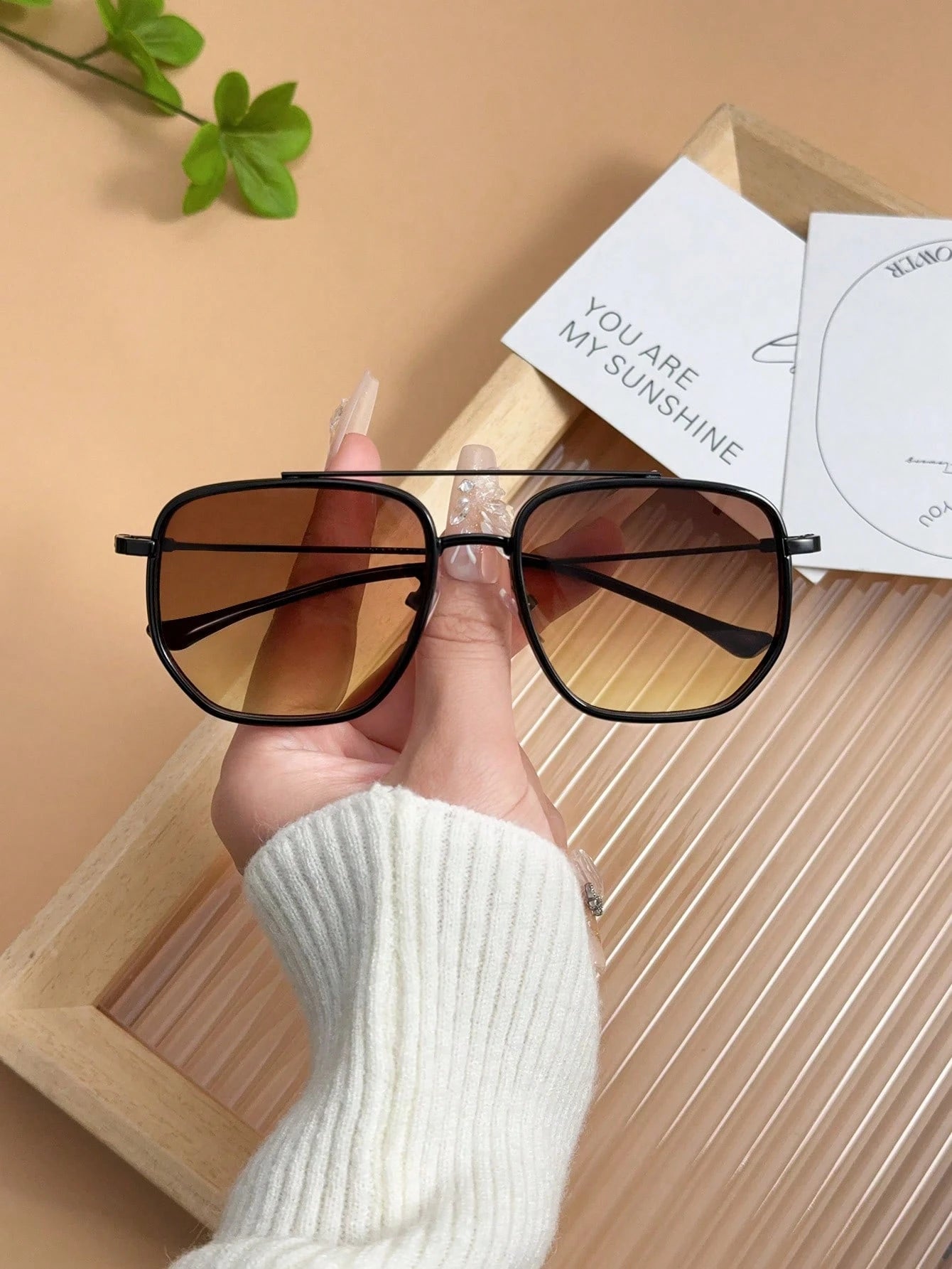 Óculos de Sol de Feminina Paula com Armação Geométrica