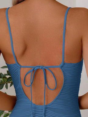 Maiô Beatriz de Pele Sólida de Tecido Texturizado com Franzido e Amarração Traseira