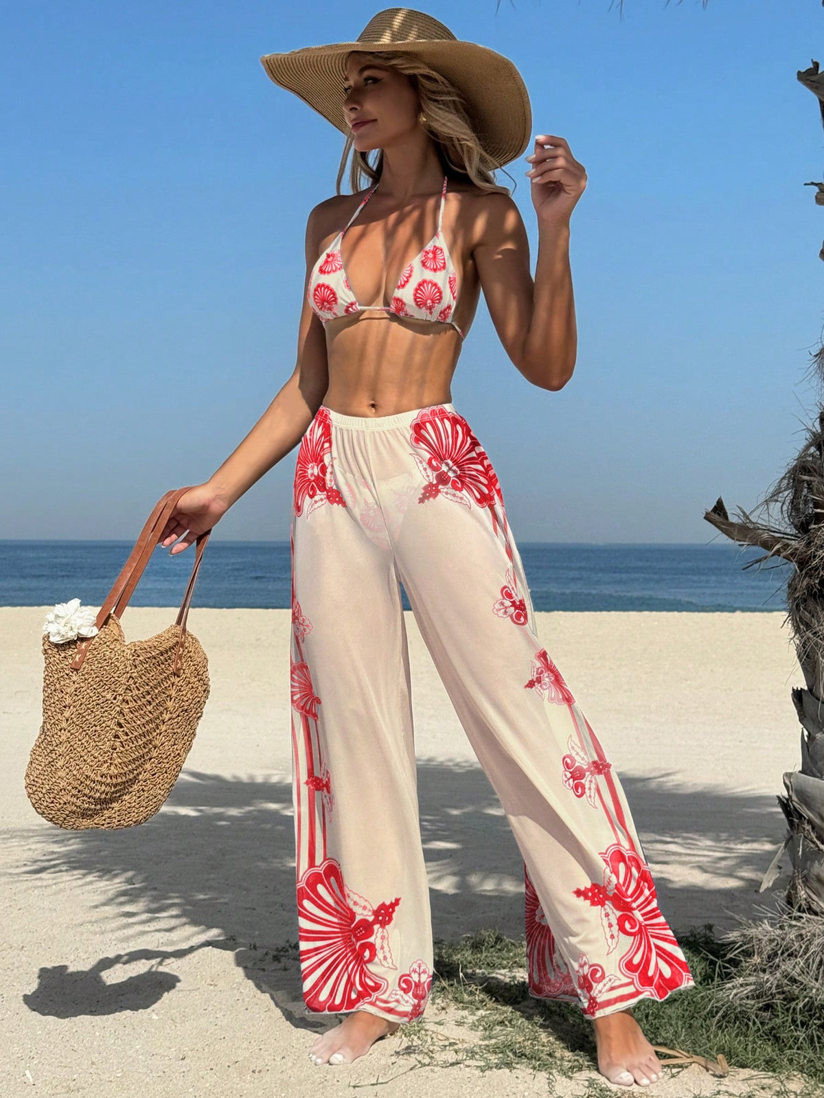 Conjunto de Maiô Bikini Halter com Alça e Sutiã Triângulo Estampado com Calça de Tule